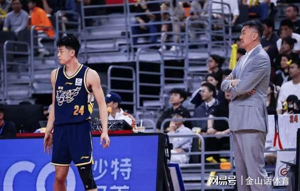 C7正版入口-你可是现役国手啊？运动战0分+4失误+发球被断，主帅冲他一顿怒吼